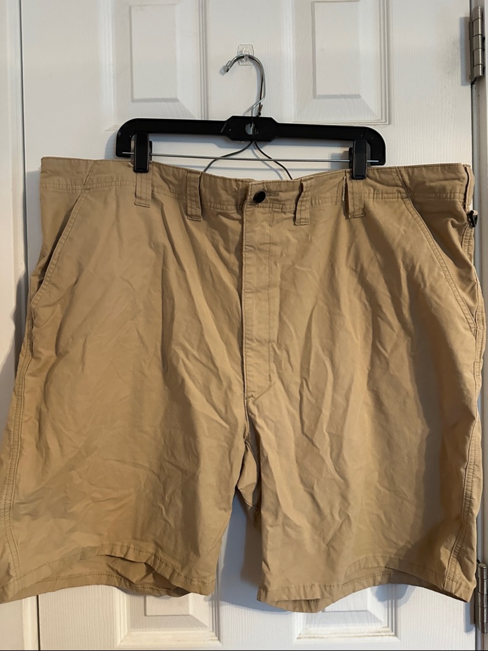 Men's Classic Chino Shorts in Khaki